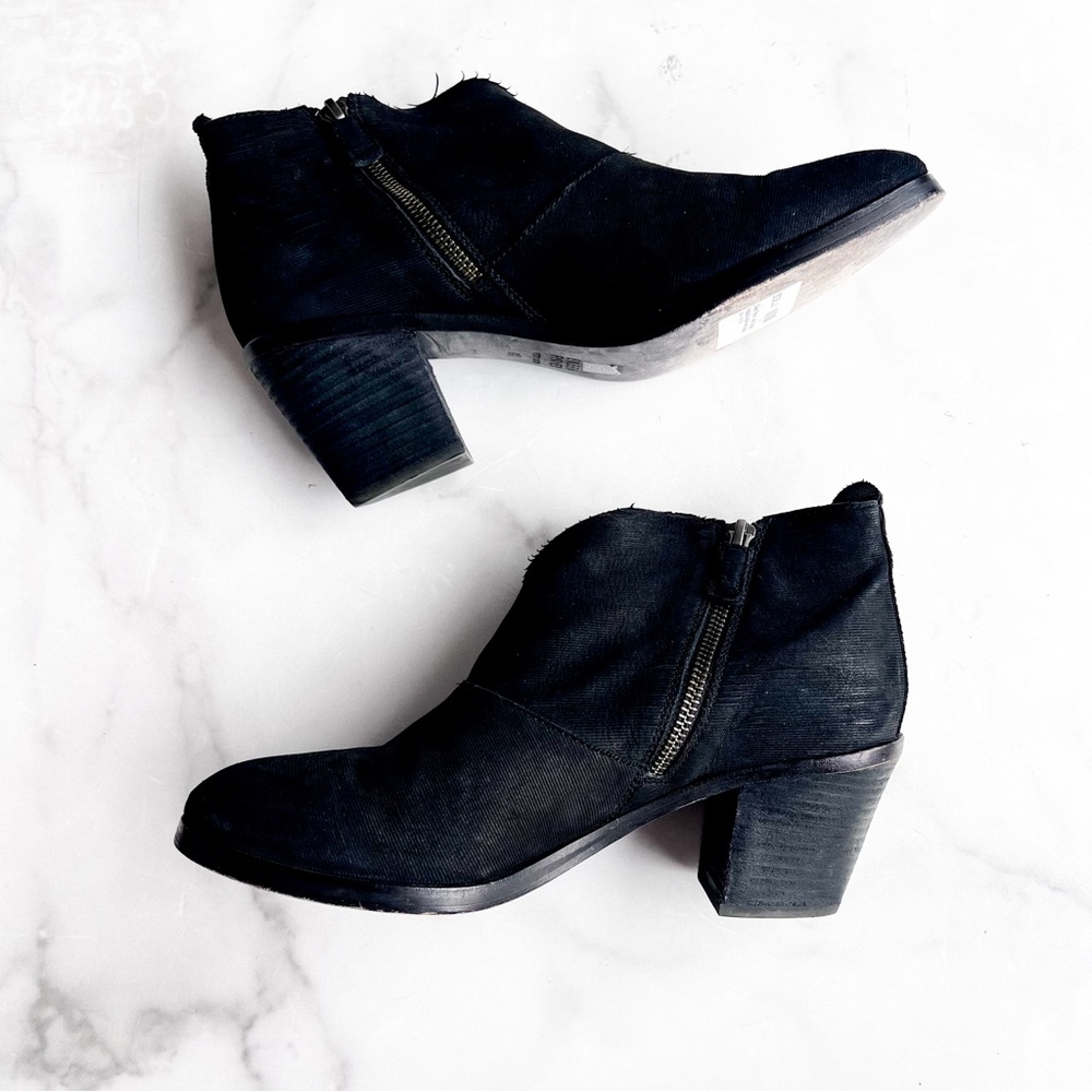 Eileen Fisher • Keith Ridged Nubuck Ankle Heel Booties • 9.5